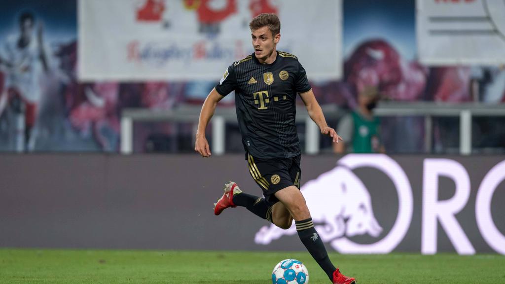 Josip Stanisic hat beim FC Bayern verlängert Josip Stanisic hat beim FC Bayern verlängert