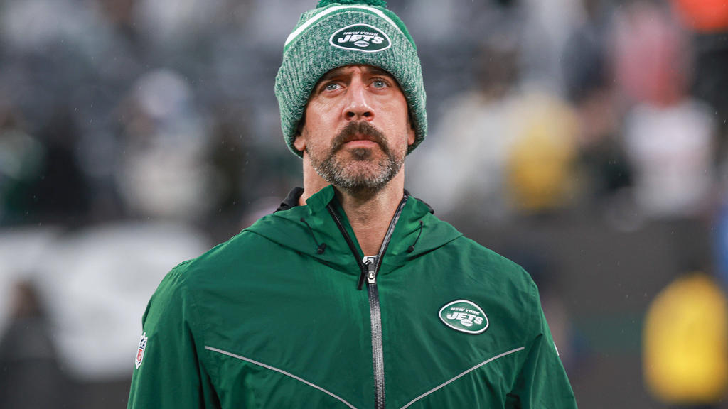 Aaron Rodgers Reluctantly Reactivated by New York Jets – Two Players Lose Roster Spots