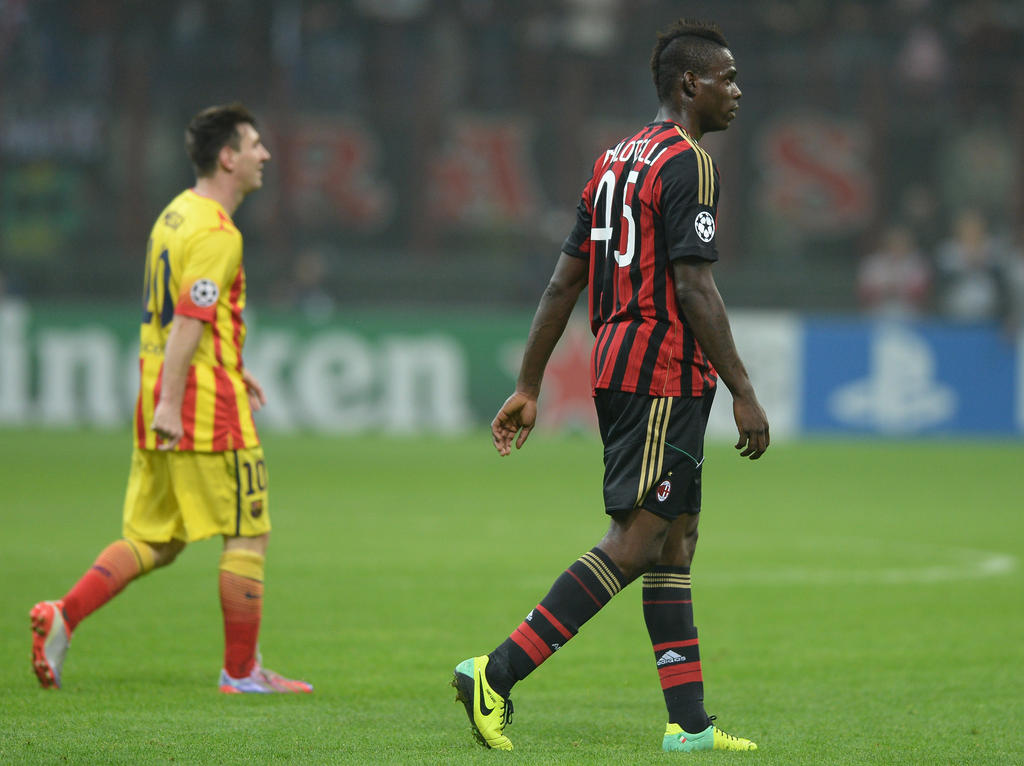 Verschoss gegen Genua einen Elfmeter: Mario Balotelli (r) Verschoss gegen Genua einen Elfmeter: Mario Balotelli (r)