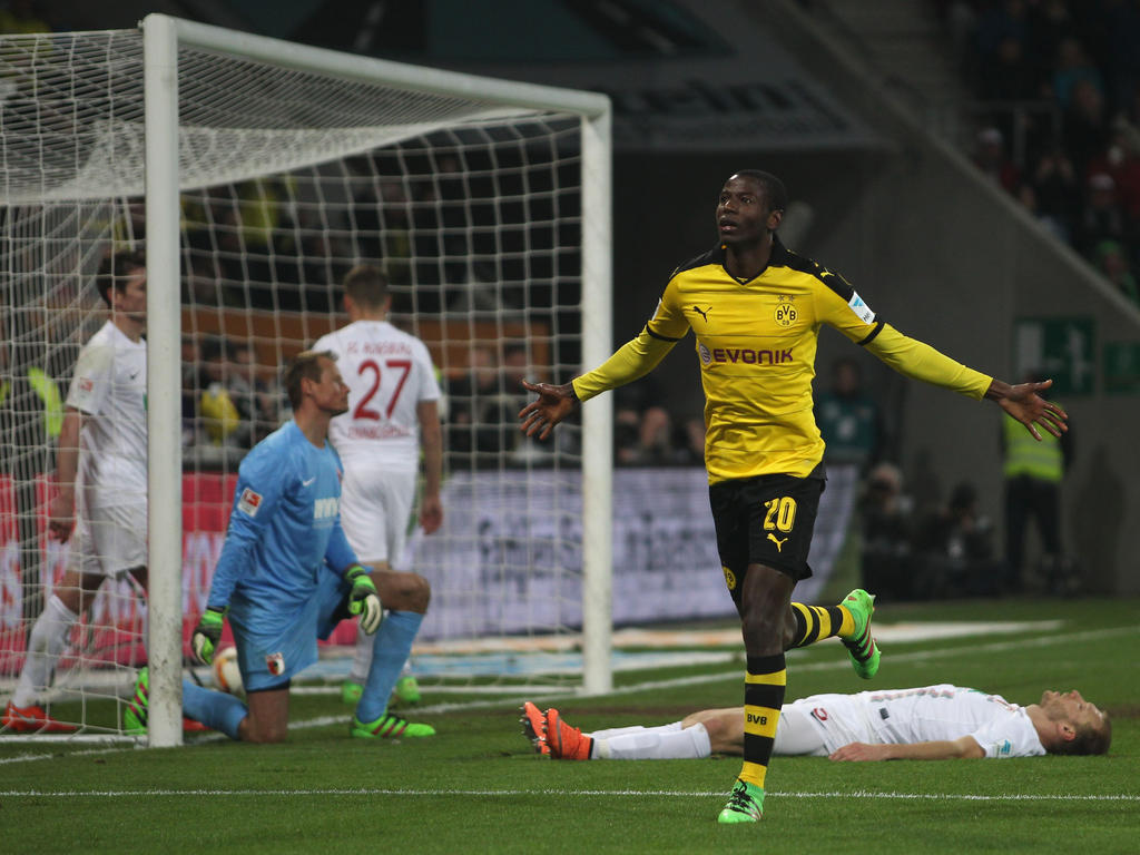 Adrián Ramos logró el 1-3 para el Borussia Dortmund en Augsburgo. (Foto: Getty)
