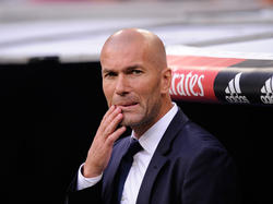 Zinedine Zidane sabe que no podrá comprar nuevos refuerzos. (Foto: Getty)