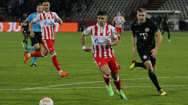 Nemanja Motika (M.) konnte sich nach seinem Abschied vom FC Bayern noch nicht durchsetzen