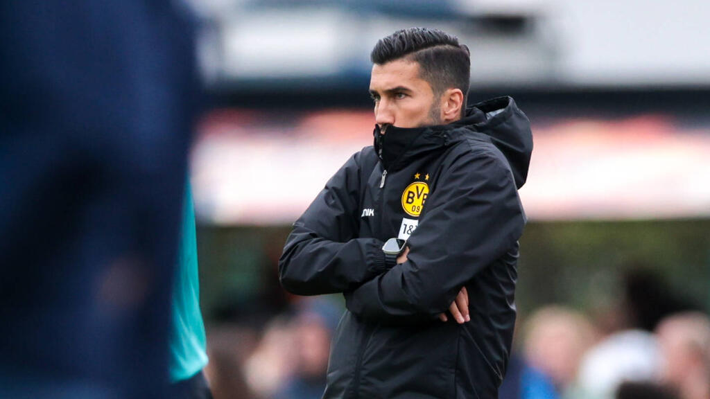 Nuri Sahin steht beim BVB an der Seitenlinie