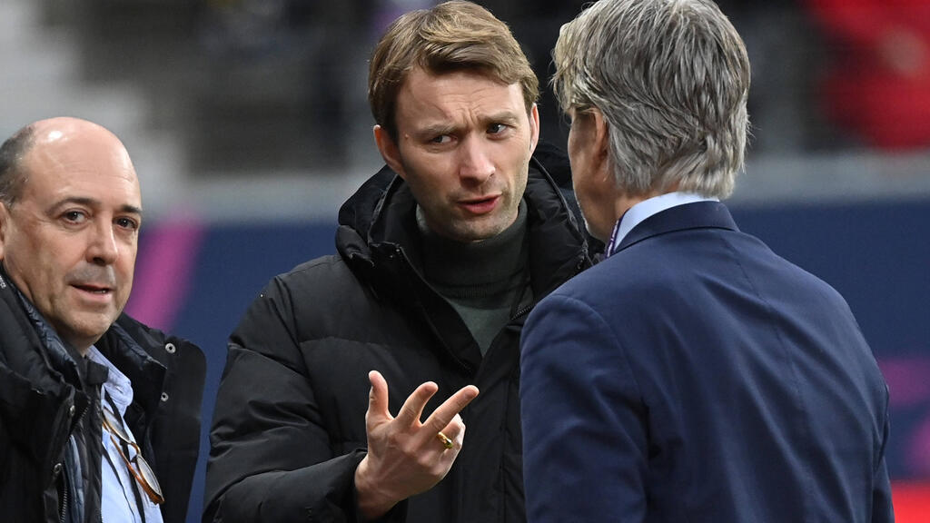 Kommentiert die Wirtz-Avancen des FC Bayern: Bayer Leverkusens Sportchef Simon Rolfes Kommentiert die Wirtz-Avancen des FC Bayern: Bayer Leverkusens Sportchef Simon Rolfes