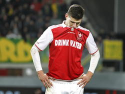 Nick Kuipers baalt flink aan het einde van de wedstrijd MVV - Fortuna Sittard. (28-11-2014)