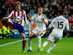 Fernando Torres (l.) sorgte mit seinen beiden Treffern gegen Real für die Entscheidung