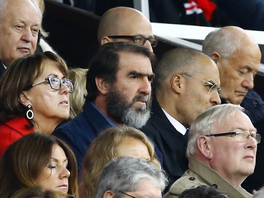 Eric Cantona en el reciente partido jugado entre el Manchester United y el Leicester City. (Foto: ProShots)