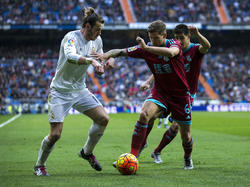 Iñigo Martínez contra el Real Madrid de Gareth Bale. (Foto: Getty)