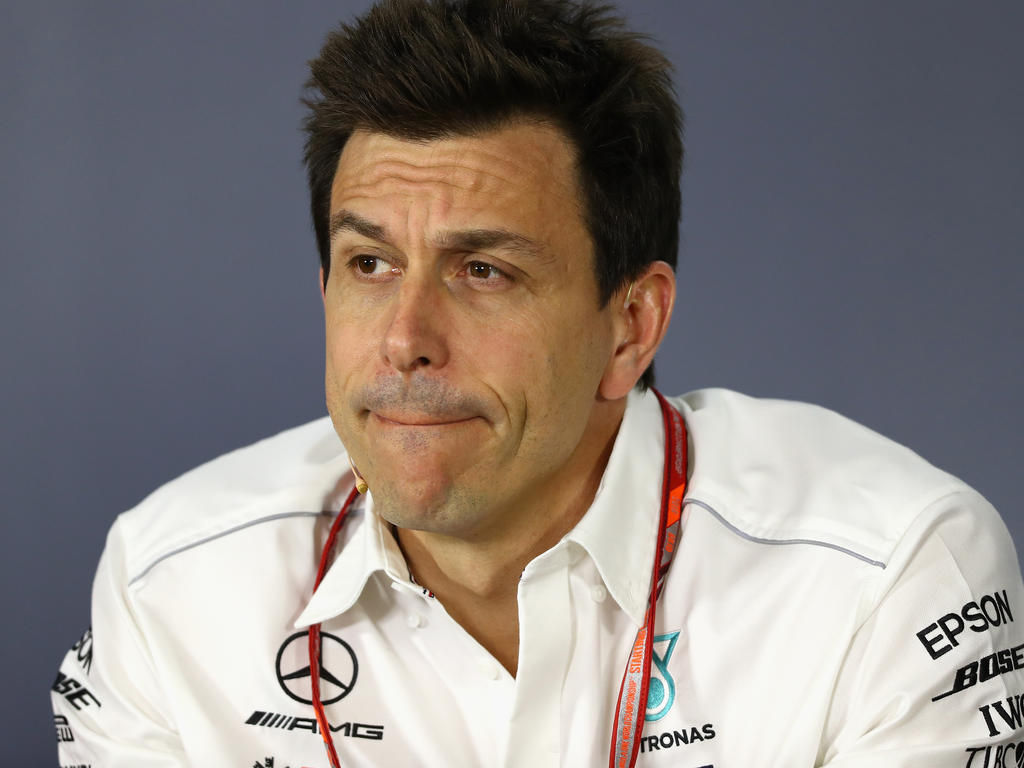 Wolff verteidigt die Strategie des Mercedes-Teams nach dem Grand-Prix in China Wolff verteidigt die Strategie des Mercedes-Teams nach dem Grand-Prix in China