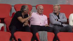 Uli Hoeneß (Mitte) hat über die Lage beim FC Bayern gesprochen