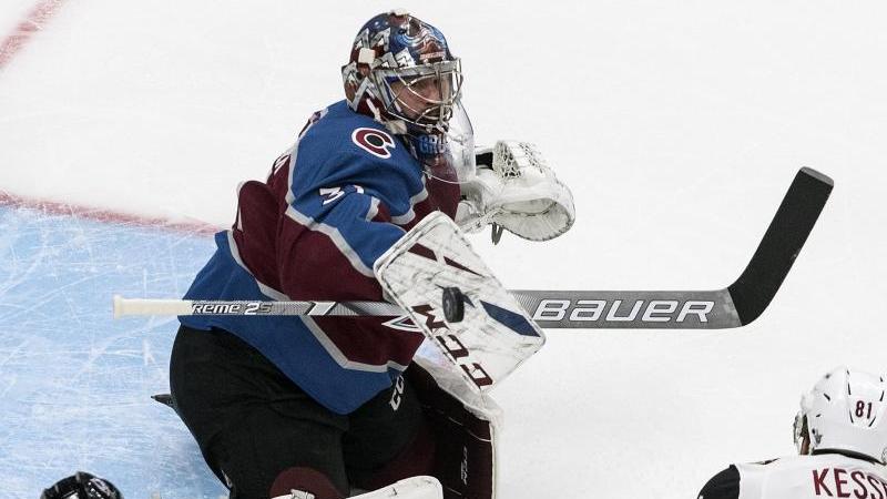 Philipp Grubauer (M.) von den Colorado Avalanche in Aktion Philipp Grubauer (M.) von den Colorado Avalanche in Aktion