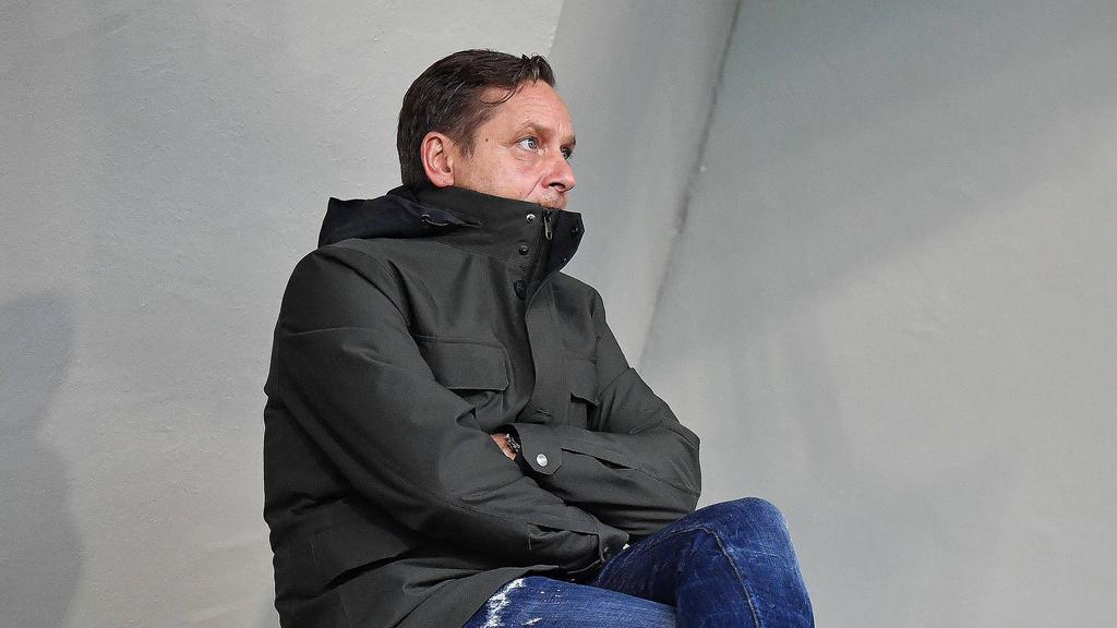 Kölns Sportdirektor Horst Heldt hat sich zur Debatte um Bundestrainer Joachim Löw eingeschaltet