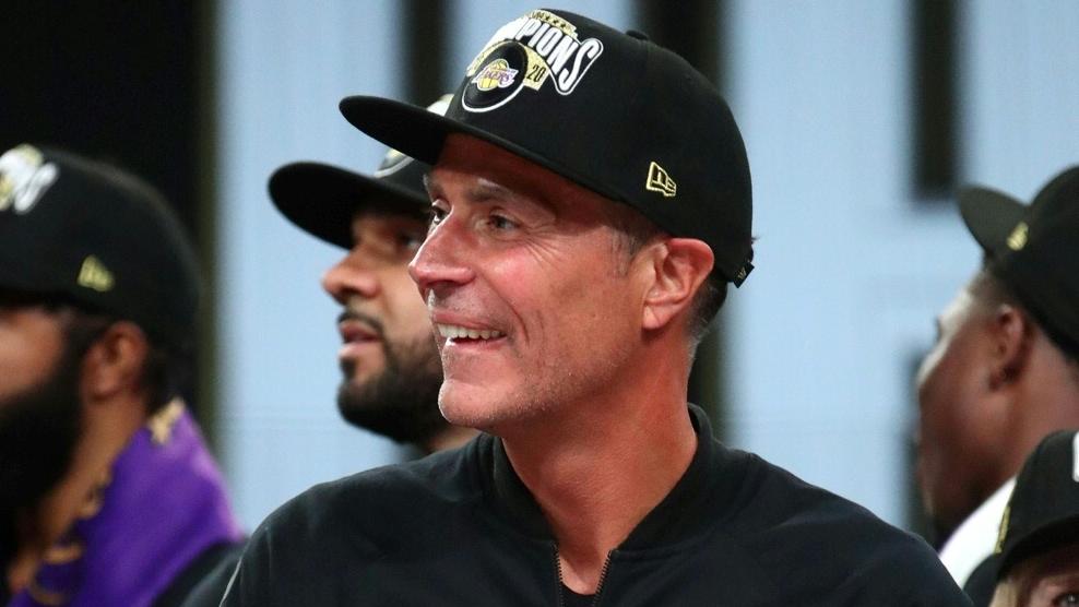 Rob Pelinka lobt Schröder in den höchsten Tönen Rob Pelinka lobt Schröder in den höchsten Tönen