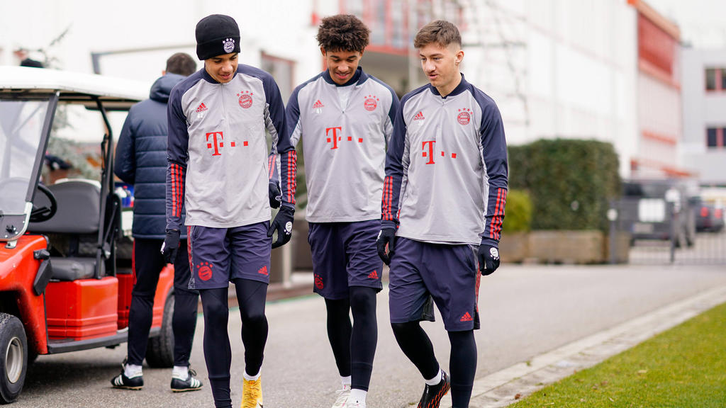 Angelo Stiller (re.) zählt zu den größten Talenten des FC Bayern Angelo Stiller (re.) zählt zu den größten Talenten des FC Bayern
