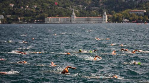 Ein russischer Schwimmer wird im Bosporus vermisst