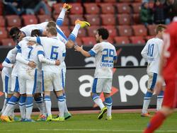 Der FC Zürich bejubelt das 2:0 von Schönbächler beim 4:1-Sieg gegen Sion
