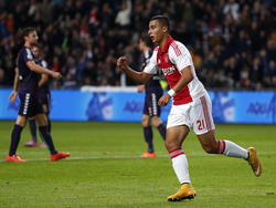 Anwar El Ghazi loopt beduusd weg als hij Ajax op 1-0 heeft gezet tegen Go Ahead Eagles. (25-10-2014)