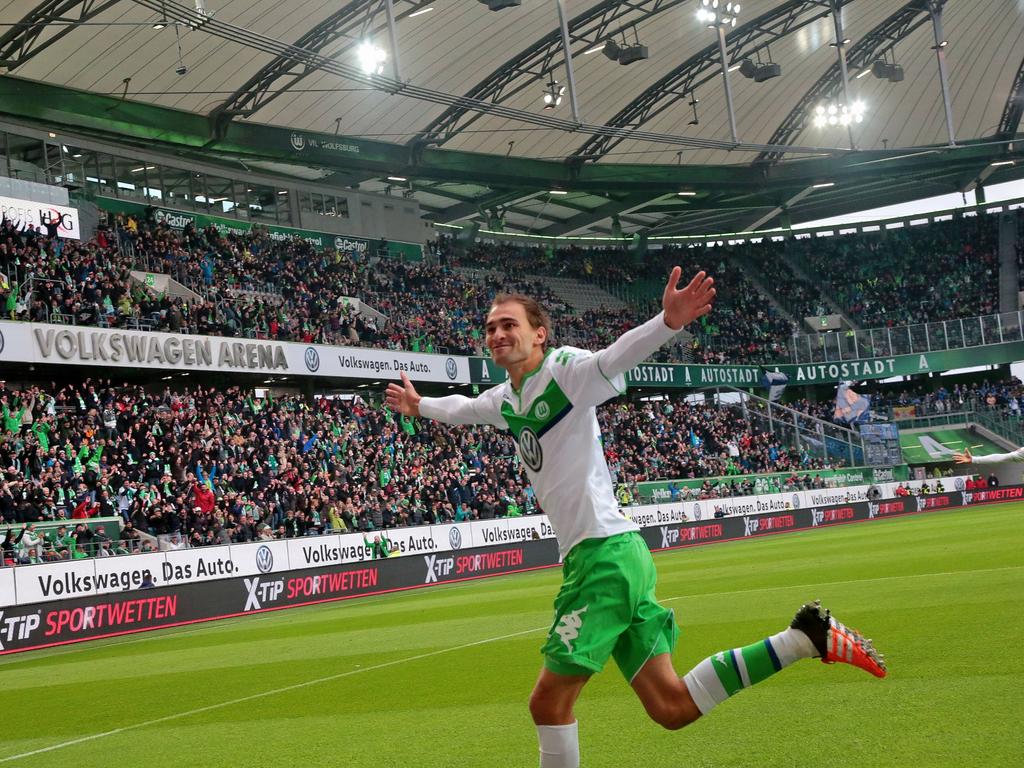 Bas Dost kan juichen tijdens het competitieduel VfL Wolfsburg - 1899 Hoffenheim. (17-10-2015) Bas Dost kan juichen tijdens het competitieduel VfL Wolfsburg - 1899 Hoffenheim. (17-10-2015)