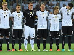 Brandt (l.) und Meyer (2.v.r.) bleiben im Kader, Süle (r.) fährt nach Hause