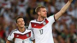 Mesut Özil und Per Mertesacker gewannen 2014 die WM