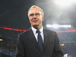 Laut Karl-Heinz Rummenigge wird der FC Bayern Transfer-Entscheidungen nicht übereilig treffen