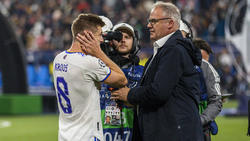 Toni Kroos (l.) brach das Live-Interview mit Nils Kaben ab