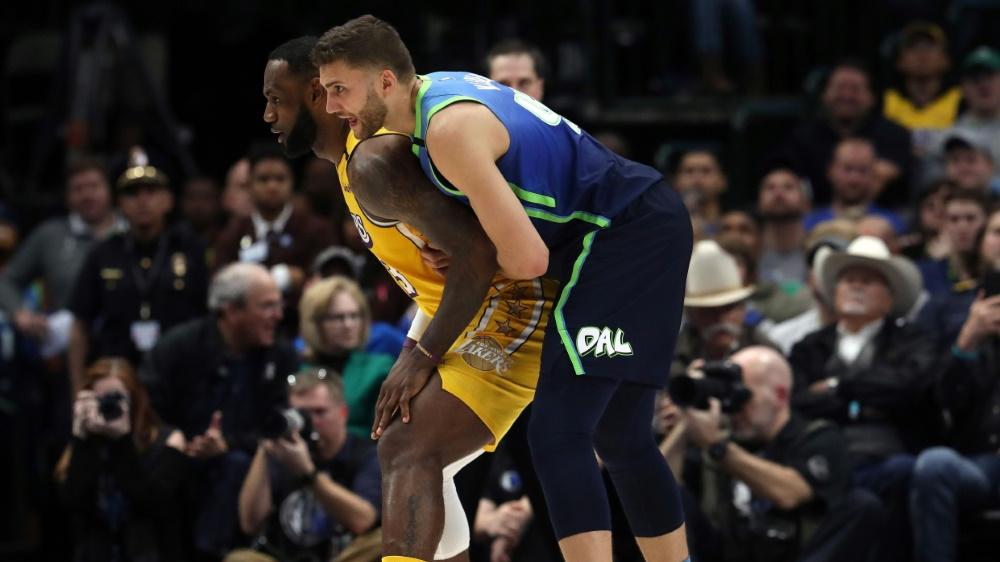 LeBron James brillierte gegen die Dallas Mavericks mit Maxi Kleber LeBron James brillierte gegen die Dallas Mavericks mit Maxi Kleber