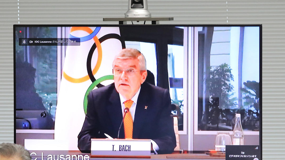 IOC-Präsident Bach wertet den Olympia-Test der Turner als gelungen IOC-Präsident Bach wertet den Olympia-Test der Turner als gelungen