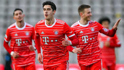 Grant-Leon Ranos (M.) im Trikot des FC Bayern
