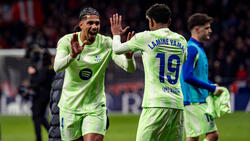 Ronald Araújo (l.) soll im Fokus des FC Bayern stehen