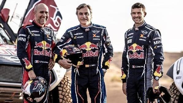Fahren für X-raid: Stephane Peterhansel, Carlos Sainz und Cyril Despres Fahren für X-raid: Stephane Peterhansel, Carlos Sainz und Cyril Despres