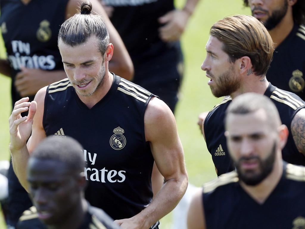 Bale conversa con Ramos en un entrenamiento reciente.