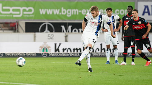 Aaron Hunt verwandelt den Elfmeter zum 2:0