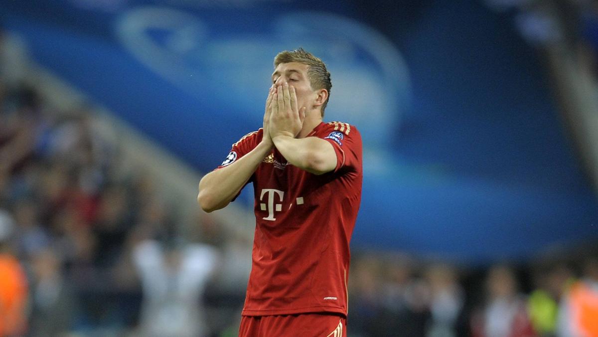 Fc Bayern Frustsaufen Nach Finale Dahoam Toni Kroos Irre Notarzt Story