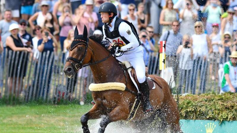 Michael Jung mit Sam an einem Hindernis beim CHIO 2017 in Aachen Michael Jung mit Sam an einem Hindernis beim CHIO 2017 in Aachen