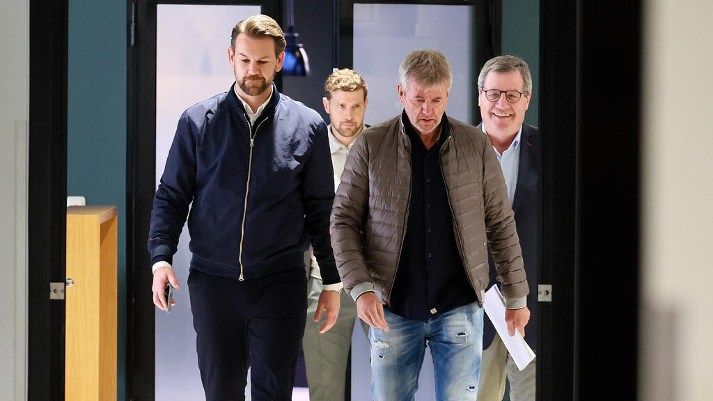 Thomas Kessler (l.) wird beim 1. FC Köln befördert Thomas Kessler (l.) wird beim 1. FC Köln befördert