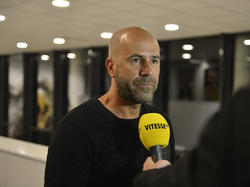 Trainer Peter Bosz wordt geïnterviewd door Vitesse TV. (04-01-2015)