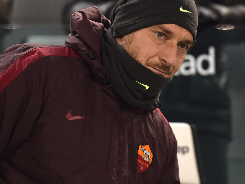 Totti lleva ya muchos partidos sin ser indiscutible en el equipo de su vida. (Foto: Getty)