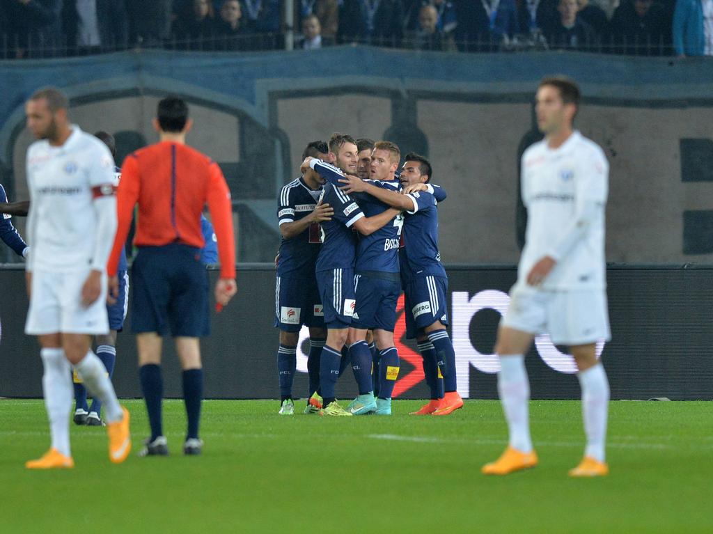 Der FC Luzern beendete ausgerechnet bei Spitzenreiter FCZ seine Sieglosigkeit Der FC Luzern beendete ausgerechnet bei Spitzenreiter FCZ seine Sieglosigkeit