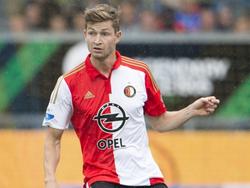 Jan-Arie van der Heijden maakt zijn basisdebuut in het duel met SC Cambuur. De verdediger speelt een solide wedstrijd. (16-08-2015)