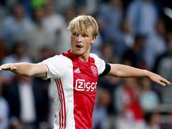 Kasper Dolberg blijft ontzettend koel onder zijn eerste doelpunt in het shirt van Ajax. De Deense spits maakt in zijn debuutwedstrijd de 1-1 tegen PAOK Saloniki. (26-07-2016)