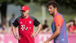 Carlo Ancelotti trainierte Javi Martínez (r.) schon zu Bayern-Zeiten