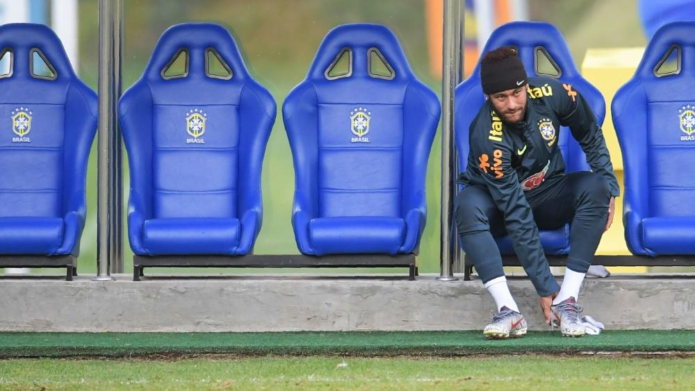 Neymar sieht sich schweren Anschuldigungen ausgesetzt Neymar sieht sich schweren Anschuldigungen ausgesetzt
