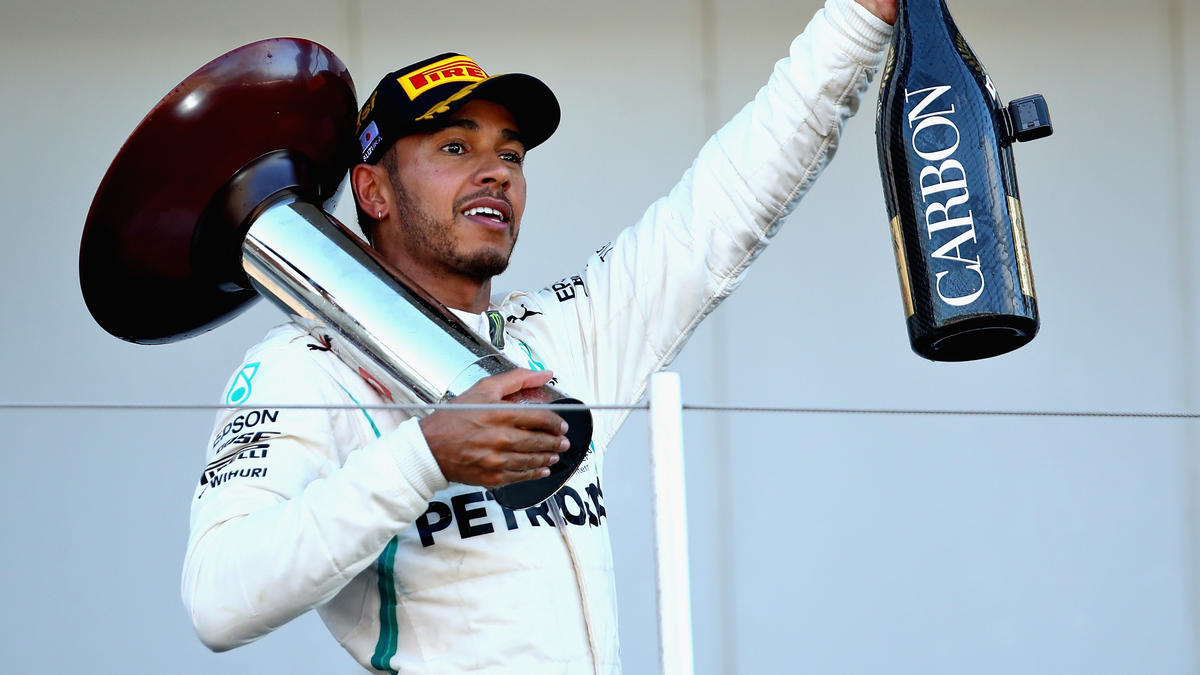 Lewis Hamilton freut sich schon auf das Rennen in Japan Lewis Hamilton freut sich schon auf das Rennen in Japan