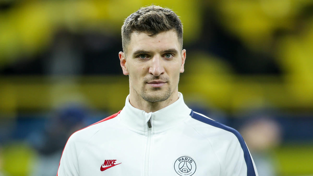 Locken Zwei Bvb Stars Thomas Meunier Zu Borussia Dortmund