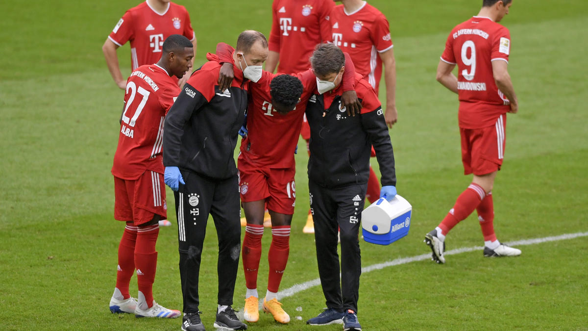Alphonso Davies musste verletzt ausgewechselt werden Alphonso Davies musste verletzt ausgewechselt werden
