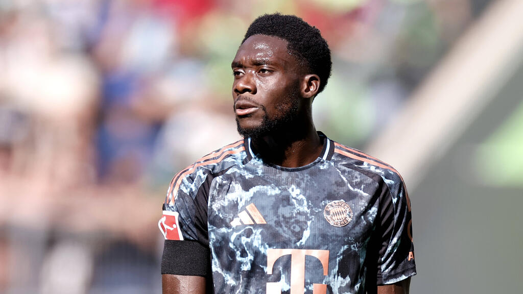 Alphonso Davies ist bis 2025 an den FC Bayern gebunden