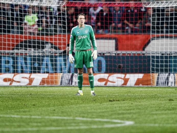 Tegen De Graafschap speelt Diederik Boer zijn eerste officiële minuten van dit seizoen. De AFC Ajax-speler houdt de nul en mede daardoor wint Ajax met 2-0. (24-09-2015)