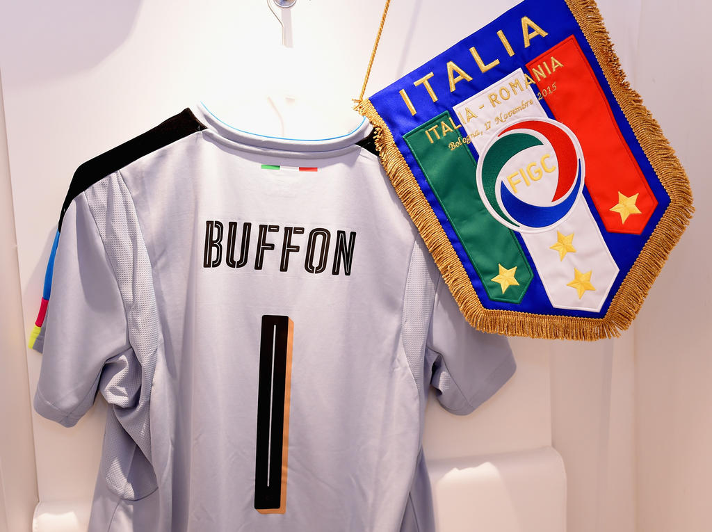 Gianluigi Buffons Trikot soll noch weitere Jahre in der italienischen Kabine hängen