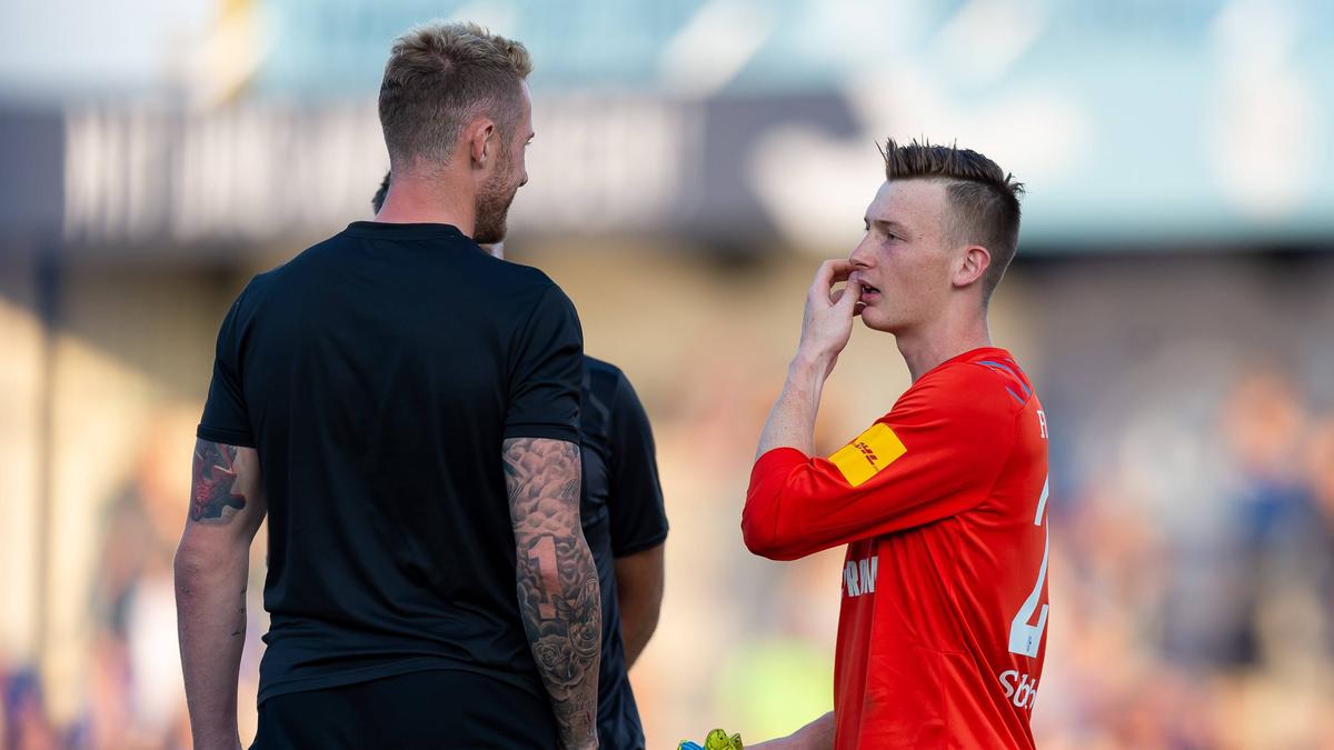 Ralf Fährmann und Markus Schubert (r.) bekommen beim FC Schalke 04 wohl weitere Konkurrenz Ralf Fährmann und Markus Schubert (r.) bekommen beim FC Schalke 04 wohl weitere Konkurrenz